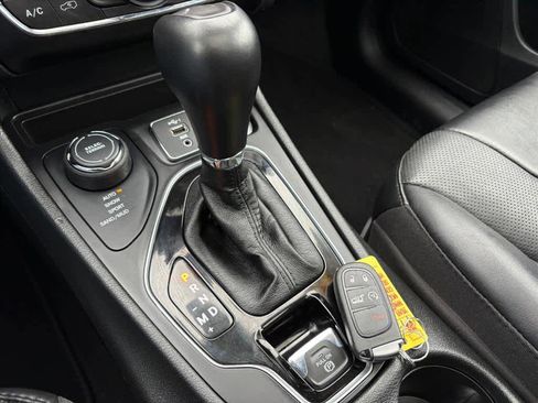 Used 2023 Jeep Cherokee Altitude Lux w/ Lux Elite Package image 19