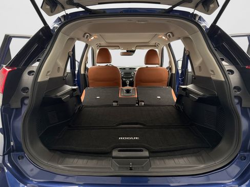 Used 2018 Nissan Rogue SL w/ Premium Package FWD image 18