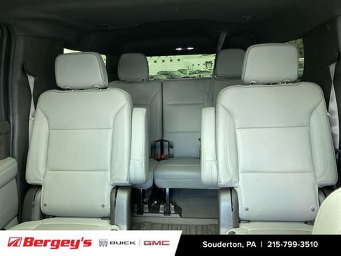 Used 2022 GMC Yukon XL SLT w/ SLT Premium Package AWD/4WD image 25
