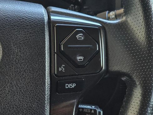 Used 2018 Toyota 4Runner TRD Off-Road Premium AWD/4WD image 19