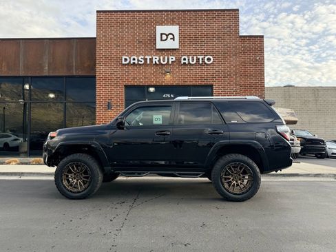 Used 2015 Toyota 4Runner SR5 image 4