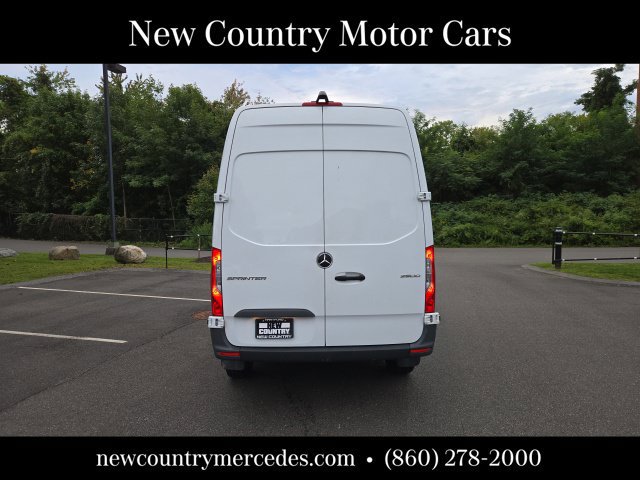 Used 2024 Mercedes-Benz Sprinter 2500 image 6