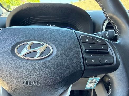 Used 2023 Hyundai Venue SEL FWD image 37