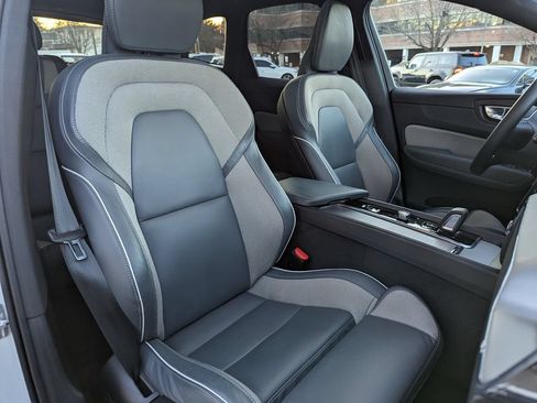 Used 2022 Volvo XC60 B5 R-Design w/ Advanced Package AWD/4WD image 31