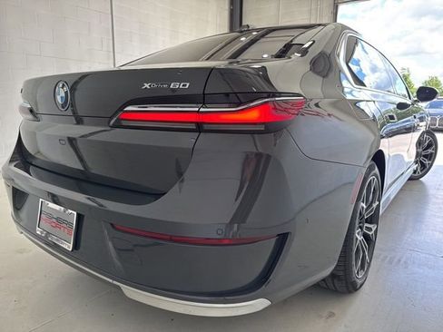 Used 2024 BMW i7 xDrive60 w/ Premium Package image 7