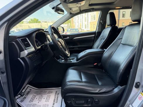 Used 2015 Toyota Highlander XLE AWD/4WD image 9