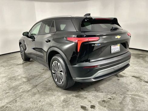 Used 2024 Chevrolet Blazer EV LT image 6