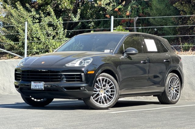 Used 2022 Porsche Cayenne AWD/4WD image 1