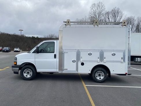New 2025 Chevrolet Express 3500 w/ Power Convenience Package image 4
