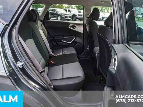 Used 2025 Kia Soul LX w/ LX Technology Package FWD image 22