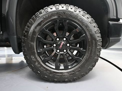 Used 2022 GMC Sierra 1500 AT4X AWD/4WD image 18