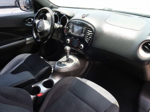 Used 2016 Nissan Juke SV FWD image 10