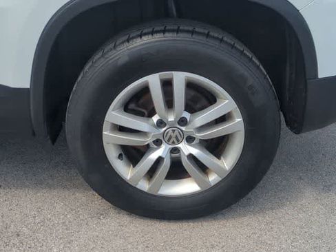 Used 2017 Volkswagen Tiguan S AWD/4WD image 13