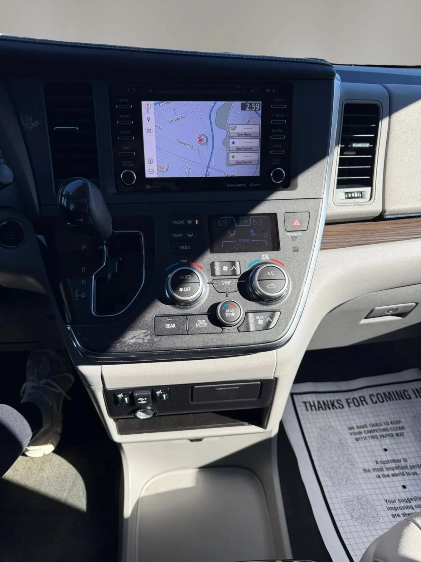 Used 2018 Toyota Sienna XLE w/ XLE Navigation Package FWD image 34
