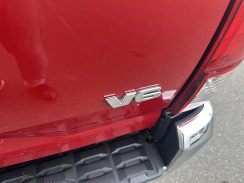 Used 2019 Toyota Tacoma SR5 image 21