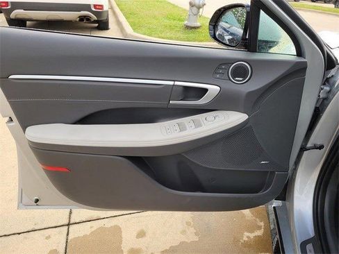New 2025 Hyundai Sonata Limited image 5