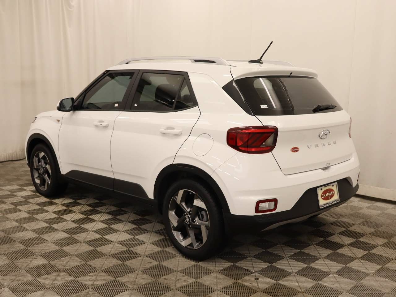 Used 2026 Hyundai Venue SEL FWD image 3