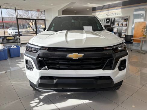 New 2024 Chevrolet Colorado LT w/ LT Convenience Package III image 7