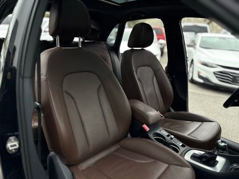 Used 2017 Audi Q3 2.0T Prestige w/ Prestige Package image 35