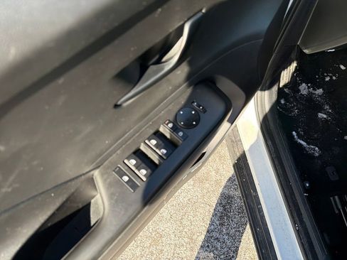 Used 2025 Hyundai Kona SEL image 12