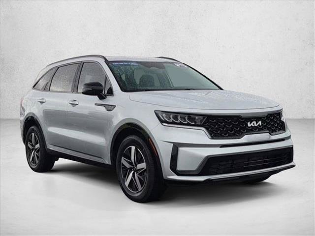 Used 2022 Kia Sorento S FWD image 2