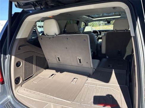 Used 2022 GMC Yukon Denali w/ Advanced Technology Package image 28