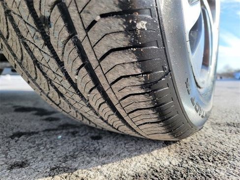 Used 2023 Buick Envision Essence image 18