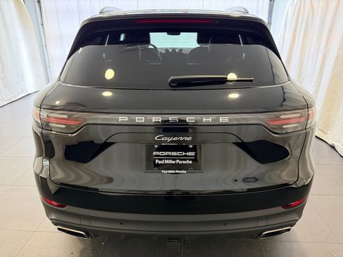 Certified 2023 Porsche Cayenne AWD/4WD image 8