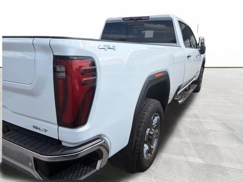 Used 2025 GMC Sierra 2500 SLT w/ SLT Convenience Package AWD/4WD image 4