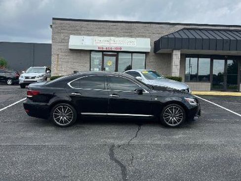 Used 2014 Lexus LS 460 AWD w/ F Sport Package image 2