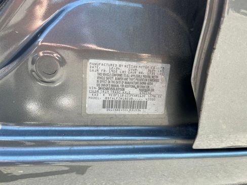 Used 2025 Nissan Versa SV FWD image 27