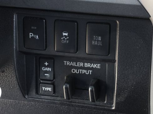 Used 2016 Toyota Tundra SR5 w/ TRD Off Road Package image 21