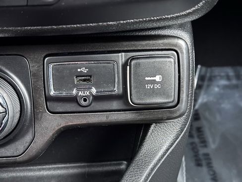 Used 2019 Jeep Renegade Trailhawk w/ Cold Weather Group II image 13