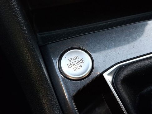 Certified 2023 Volkswagen Tiguan SE R-Line image 23