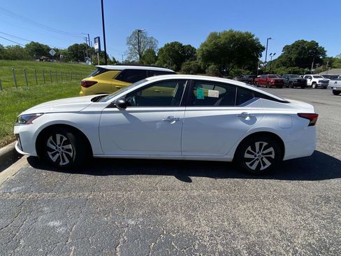 Used 2024 Nissan Altima 2.5 S image 4
