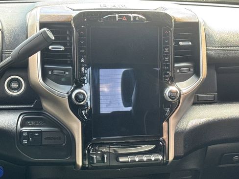 Used 2024 RAM 2500 Laramie AWD/4WD image 18