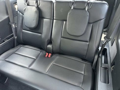 Used 2022 Ford Explorer Limited w/ Equipment Group 301A RWD image 18