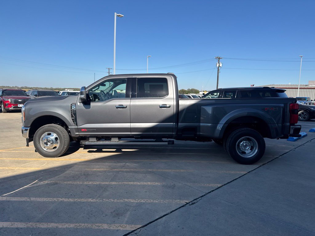 New 2027 Ford F350 Lariat w/ Lariat Premium Package AWD/4WD image 5