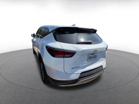 Used 2025 Chevrolet Blazer LT image 4