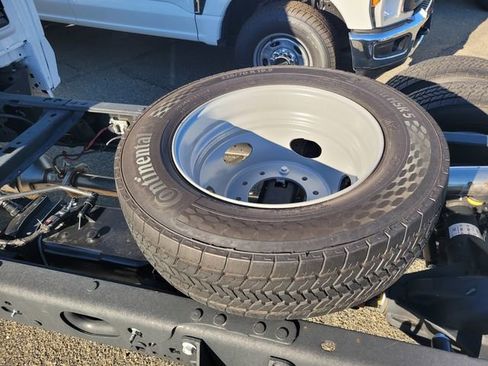 New 2025 Ford F550 4x4 SuperCab Super Duty image 15