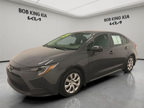 Used 2025 Toyota Corolla LE FWD image 1
