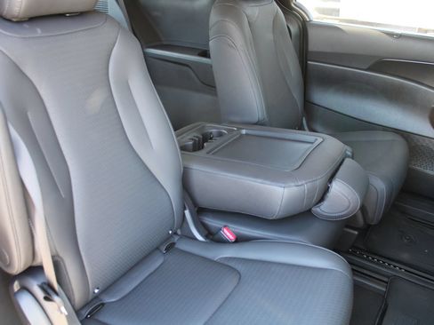 New 2026 Kia Carnival SX Prestige FWD image 7