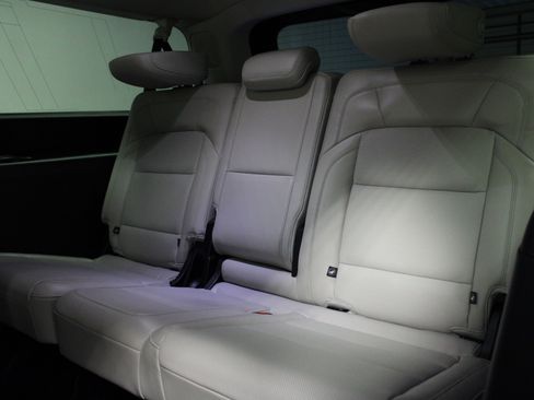 Used 2025 Lincoln Navigator L Reserve AWD/4WD image 14