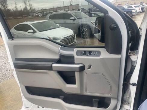 Used 2018 Ford F150 XLT w/ Equipment Group 302A Luxury image 11