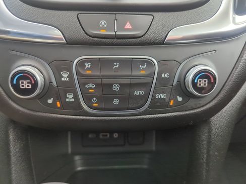 Certified 2024 Chevrolet Equinox LT w/ LPO, Floor Liner Package image 28