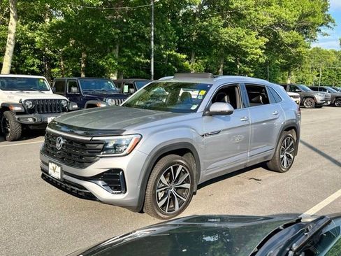 Used 2024 Volkswagen Atlas Cross Sport SEL Premium R-Line AWD/4WD image 2