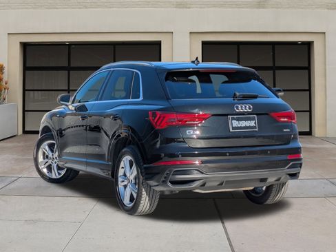 Used 2023 Audi Q3 2.0T Premium w/ Convenience Package image 2