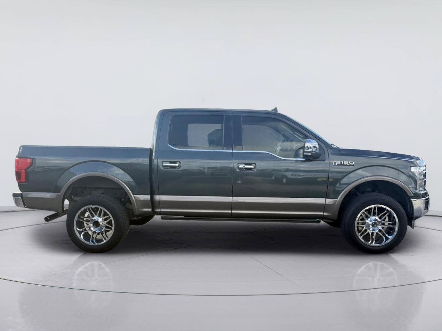 Used 2018 Ford F150 Lariat w/ Equipment Group 502A Luxury RWD image 2