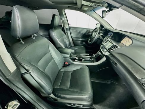 Used 2014 Honda Accord Touring image 31
