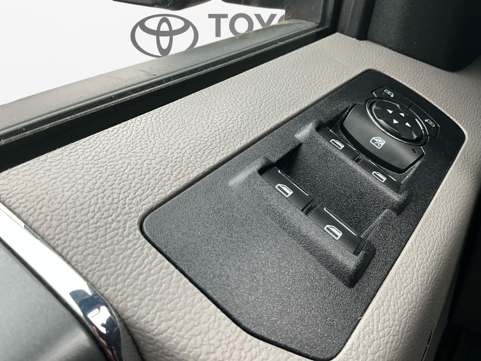 Used 2019 Ford F150 XLT w/ Equipment Group 302A Luxury AWD/4WD image 18